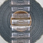 Заводская поставка UHF RFID мокрой вкладки с ISO 18000~6C 860~960 МГц для дальнего считывания на расстоянии 1~7 м